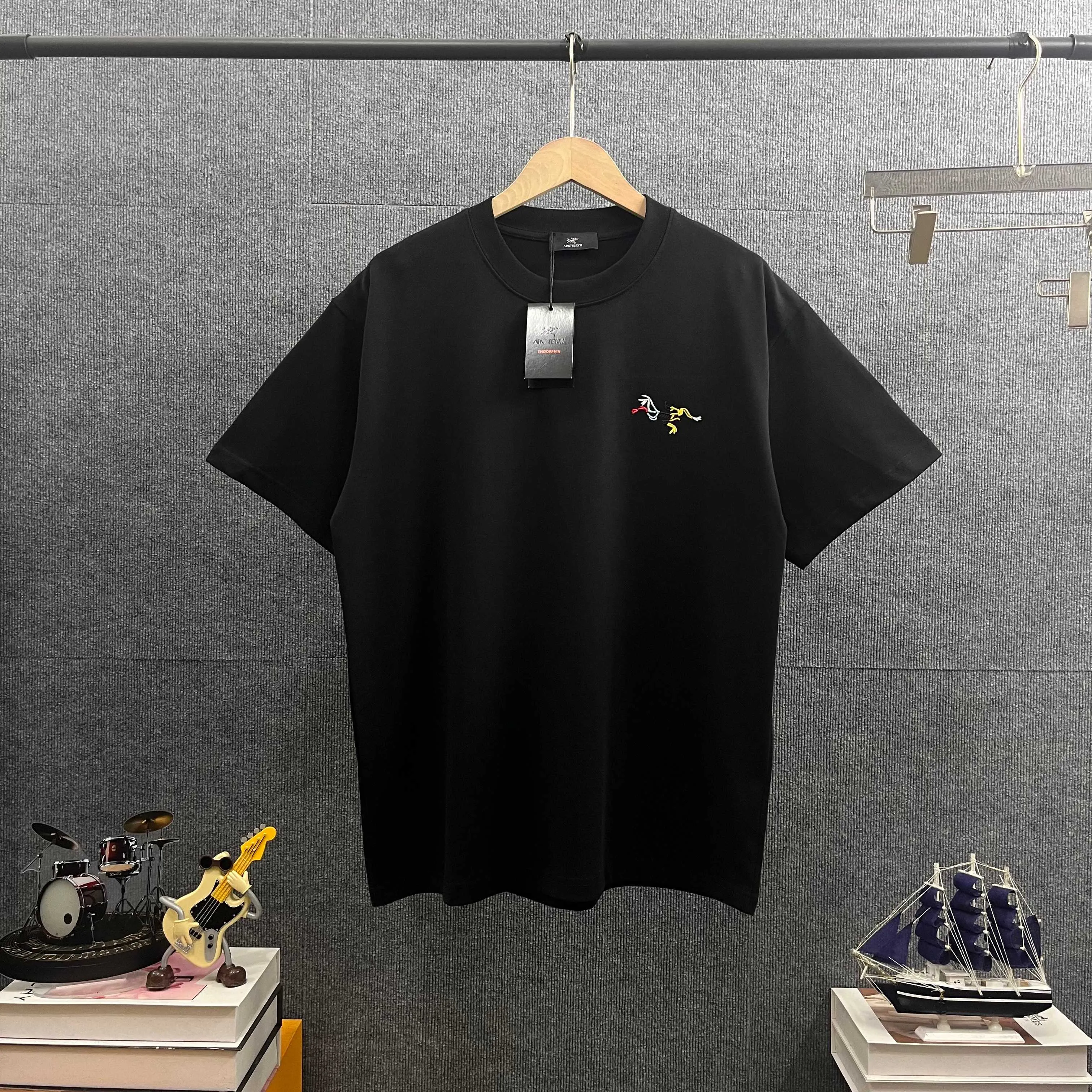 ARC'TER* * * 2026 New Arrival Classic logo T Same Style ：Black White Size： S （90-130 ） M （120-150 ） L （140-165 ） XL （160-180 ） XXL （180 ）